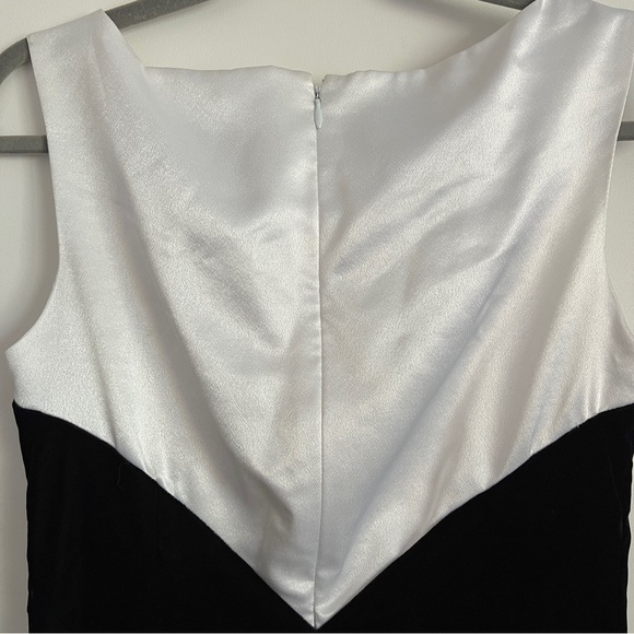 Vintage Reggio Elegant Black and White Burgundy Evening Gown-Size 8 - Picture 9 of 11